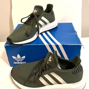 Adidas Swift Run W Olive Green Sneakers Knit Running Training Shoes Sz 9 Womens